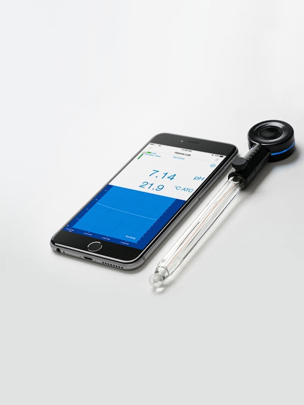 HALO wireless pH meter with an iphone. 